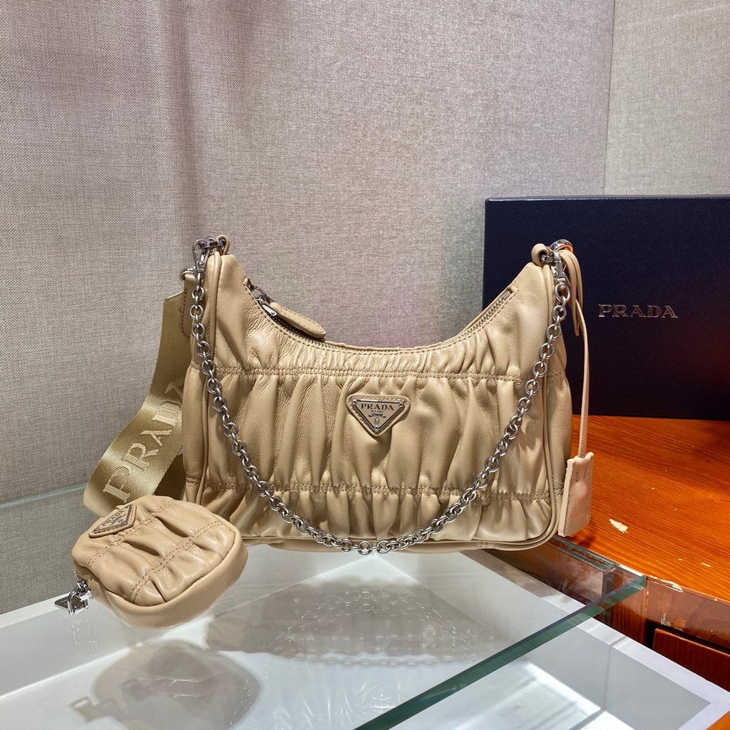Our Factory offer best Designer HIGH quality replica handbags in cheaper price! Up to 70% discount now. Quality Guarantee! Fast Shipping Worldwide
