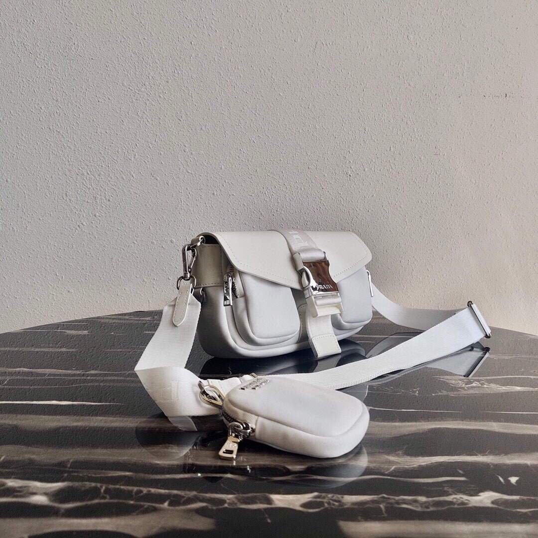 replica handbags, knock off purses, knockoff handbags, fake designer handbags, replica designer handbags, replica handbags,high quality replica designer handbags,